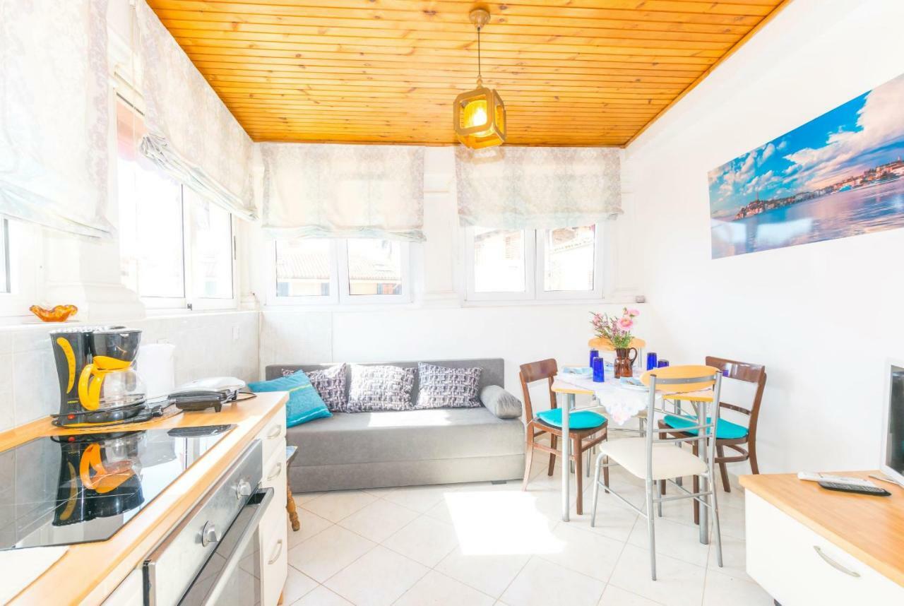 Beautiful Rustical Apt Ana In The Heart Of Rovinj Exterior photo